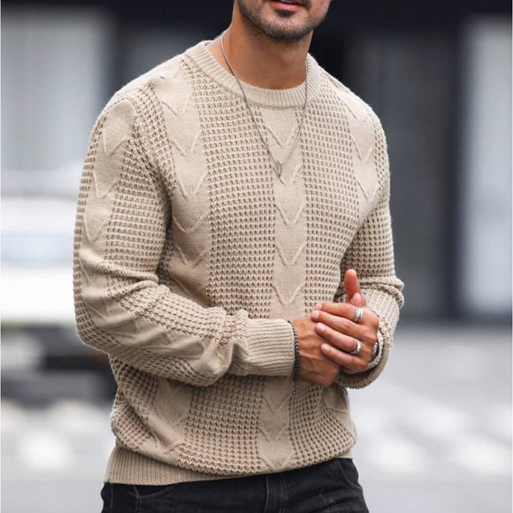 Cable Knit Sweater ⌚️ - Picture 2 of 4